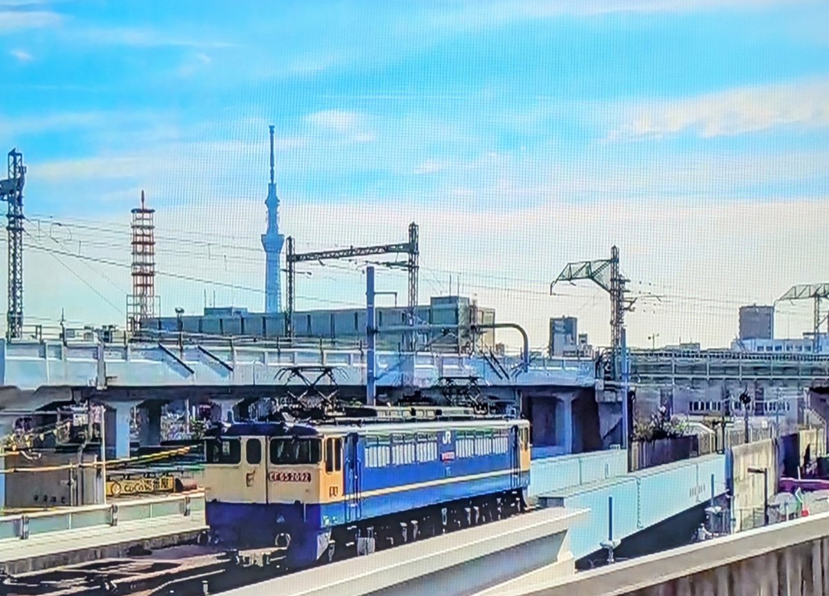 ragio89488423's tweet photo. □機関車・記録の中から [9]
▽EF65 2092
☆常磐線 南千住駅

数を減らしている機関車…
EL・DL・SLを記録の中から出していきたいと思います。

#E65  #電気機関車  
#JR貨物 #懐かしい鉄道
#機関車の記録
#EF65の活動記録を残そう https://t.co/GqM8rLFkus