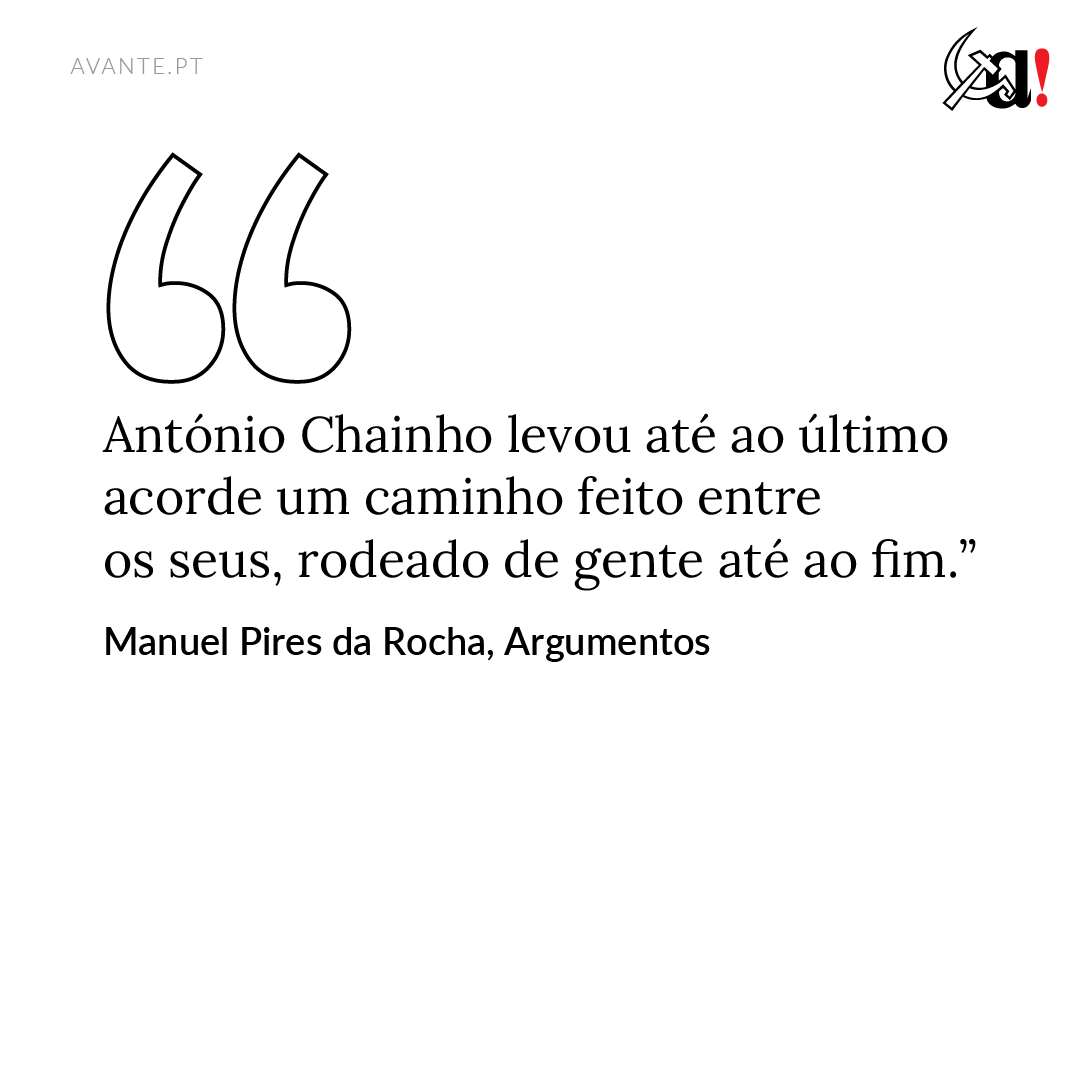 “António Chainho levou até ao último acorde um caminho feito entre os seus, rodeado de gente até ao fim.” —  Manuel Pires da Rocha, Argumentos
👉 Lê aqui: avante.pt/pt/2723/argume…
🗞 Assina o Avante! — avante.pt/pt/2723/?tpl=1…