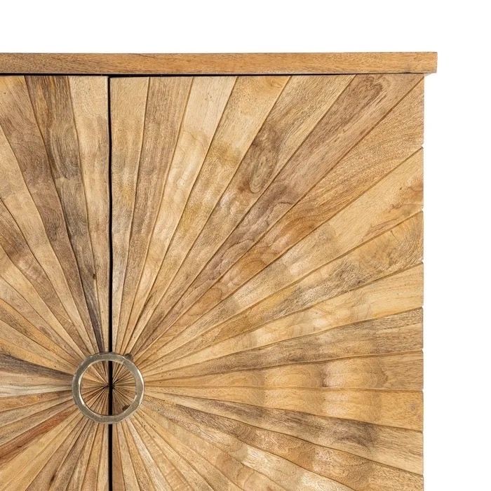 CreativDeco_'s tweet photo. O piesă care atrage privirea din prima 🤍
Comodă din lemn cu textură naturală și design radial, pentru interioare care iubesc emoția și detaliul 🌞🌿

#CreativDeco #lemnnatural #comodăcudesign #decorcuemoție ✨ https://t.co/NZoWYwMSWJ