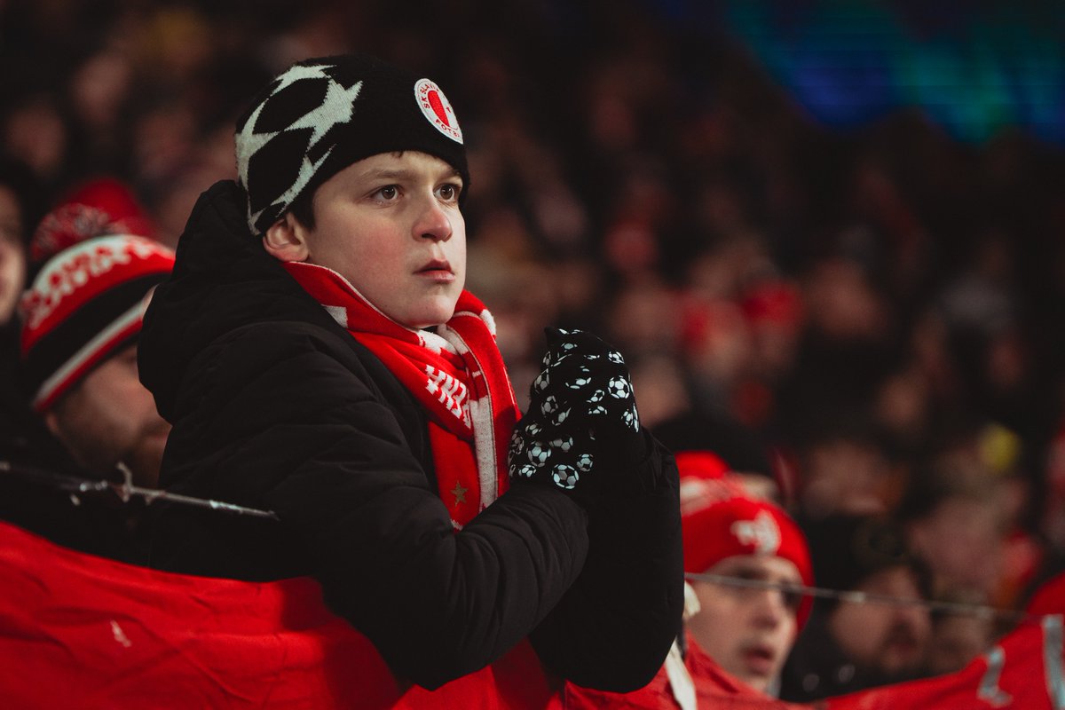 ℹ️ Poprvé v novém roce na ligu do Edenu

Fanzona odstartuje v 15:00, slavnostně se otevře vyhřívaný Fortuna party stan. Děti si u vstupu číslo 4 můžou vyzvednout speciální cestovatelský pas z projektu Planeta Liga. 👽

Vstupenky a info 👉 slavia.cz/article/23883