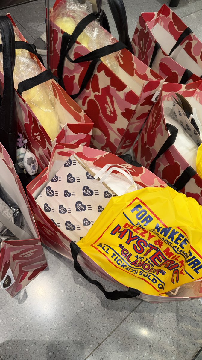 7luckylee7's tweet image. i♡tk...