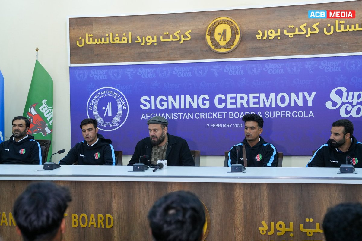 ACBofficials's tweet image. Afghanistan Future Stars attended a press conference on return to Kabul after their successful #U19WorldCup campaign.

ACB Chairman, @MirwaisAshraf16 praised the team’s performances and thanked local media for outstanding global coverage. 👏

#FutureStars | #U19WorldCup