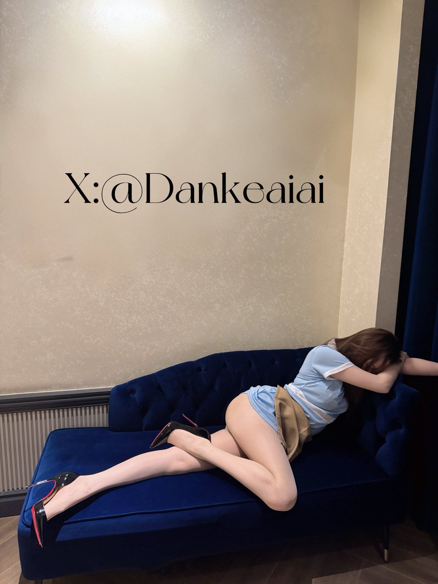 Dankeaiai's tweet photo. 要吃小猫烘培的蛋糕嘛 #女神 https://t.co/Ksdr4hc4tl