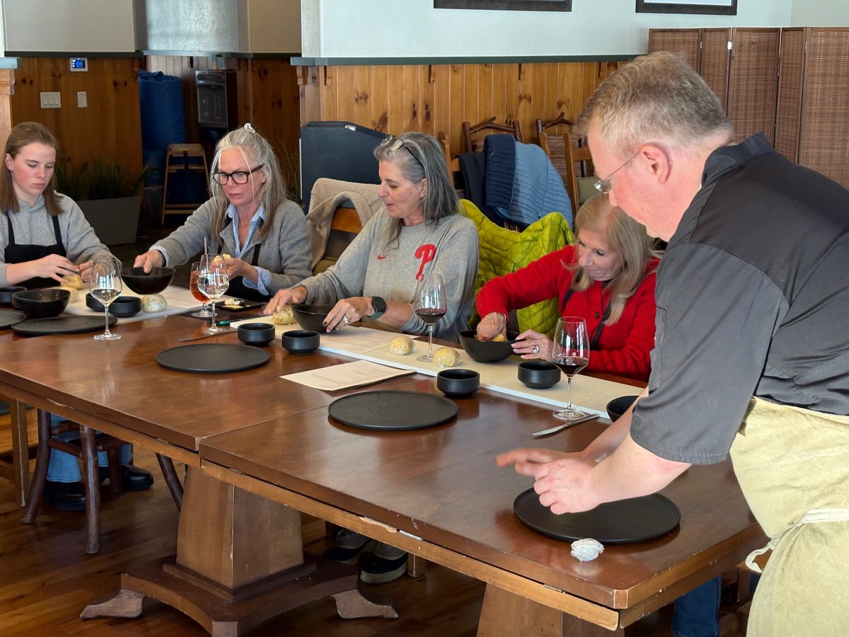 catamountclub's tweet image. We loved seeing so many friendly faces at this week’s pasta-making class! Thank you to everyone who joined us—sharing good food and great company made it a truly special event. #catamountclub #lakehousegrille #pastamaking