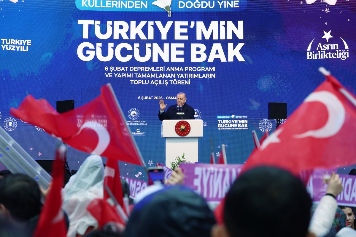 Toki_Kurumsal's tweet photo. 📍 Osmaniye

🏘️ Cumhurbaşkanımız Sn. @RTErdogan'ın teşrifleri, Bakanımız Sn. @murat_kurum ve TOKİ Başkanımız Sn. M. Levent Sungur'un katılımlarıyla "6 Şubat Depremleri Anma Programı ve Yapımı Tamamlanan Yatırımların Toplu Açılış Töreni" gerçekleştirildi.

#TürkiyeminGücüneBak https://t.co/lTeKVRWa4Y