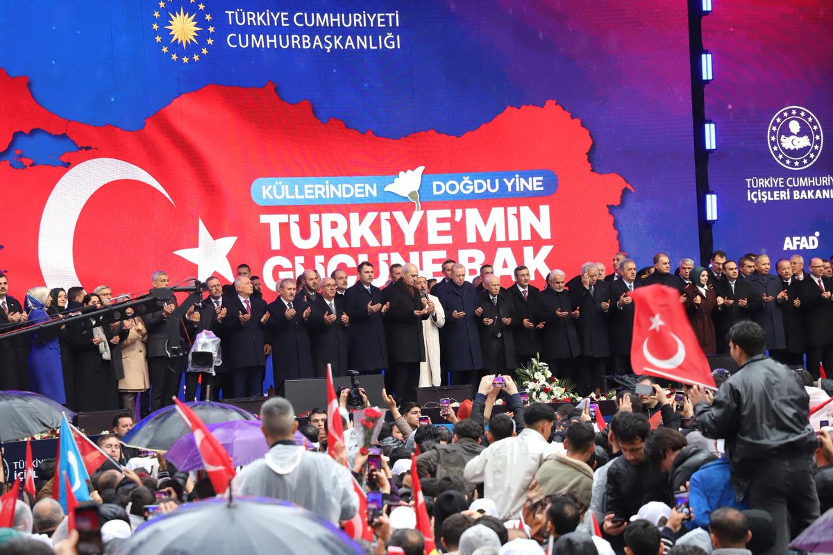Toki_Kurumsal's tweet photo. 📍 Osmaniye

🏘️ Cumhurbaşkanımız Sn. @RTErdogan'ın teşrifleri, Bakanımız Sn. @murat_kurum ve TOKİ Başkanımız Sn. M. Levent Sungur'un katılımlarıyla "6 Şubat Depremleri Anma Programı ve Yapımı Tamamlanan Yatırımların Toplu Açılış Töreni" gerçekleştirildi.

#TürkiyeminGücüneBak https://t.co/lTeKVRWa4Y