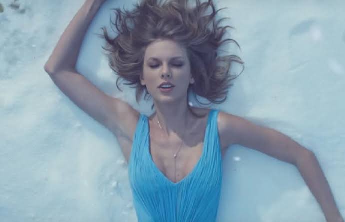 !!!!!!!! O 1989 sendo o álbum pop mais coeso da carreira e nenhum dos 6 clipes conversam esteticamente entre si kkkkkkkkkkkkkk vcs n sabem de porra nenhuma plmds