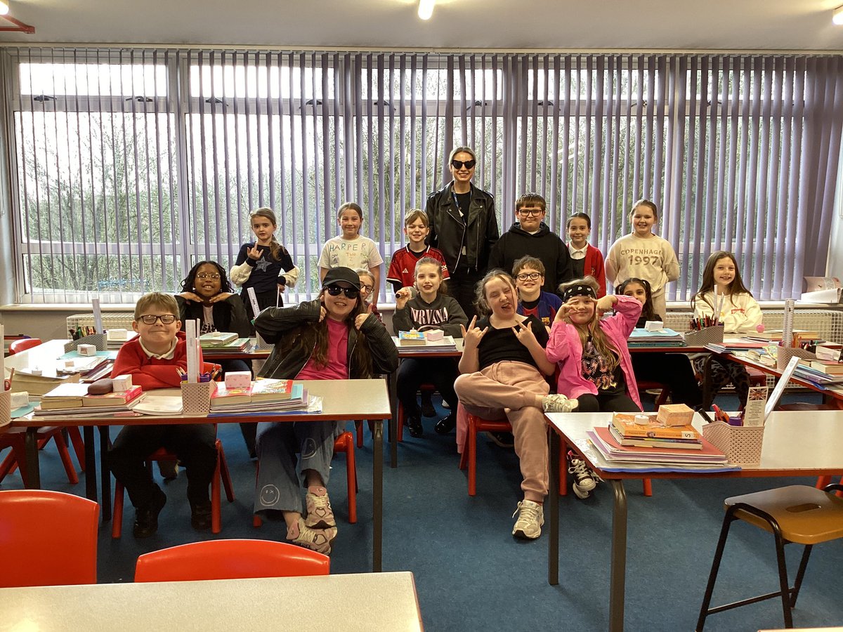 HorwichParishCE's tweet photo. 4/5H celebrated Number Day and dressed up as a number or a rockstar! 🎸🤘🏻#hpy4 #hpy5 https://t.co/v4Gga7tmFm