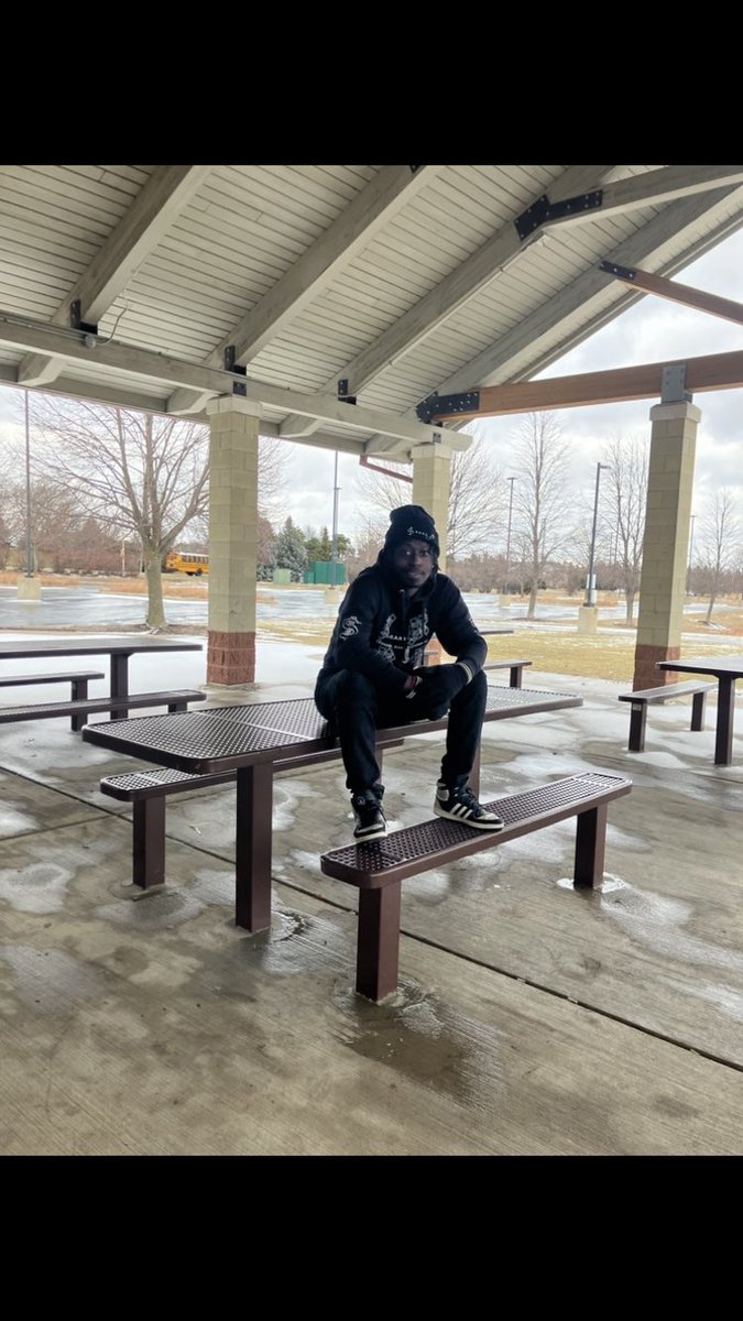 YoungMARS1999's tweet photo. “Even when I’m at my lowest still I’m feelin’ extra fly💯🦅” 

#mycustomdesignedhatandhoodie

#bossesandrealsurvivors https://t.co/L7H1rsPa5z