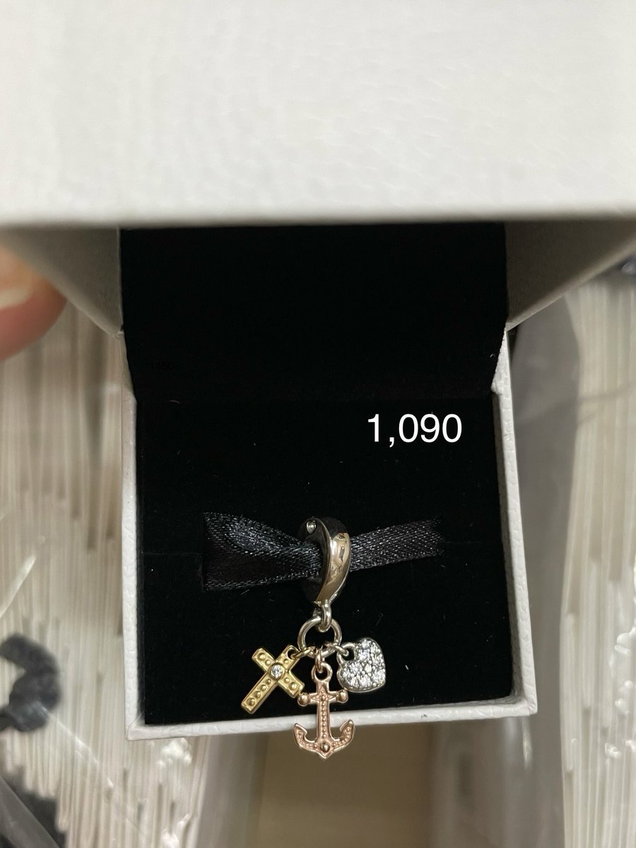 Papololy_'s tweet photo. Pandora ของใหม่ พร้อมส่ง!! ราคาถูกกว่าที่ช้อป 40-60% 💖 ของแท้ 100% ขายมา5ปีแล้วค่า 
ราคารวมส่ง ไม่รวมกล่อง (ซื้อเพิ่มได้ค่ะ)
📲 สอบถาม-สั่งซื้อ https://t.co/600GziFtdP
#pandorathailand #ส่งต่อpandora #pandoraพร้อมส่ง #pandoraแท้ #pandorath #แพนโดร่า #ส่งต่อแพนโดร่า https://t.co/vEebt1wGG4