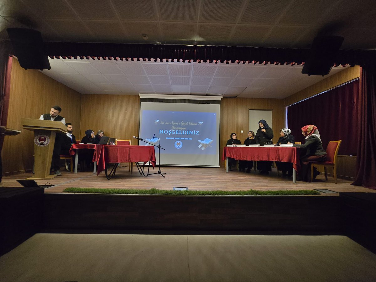 İzmir İl Millî Eğitim Müdürlüğü Din Öğretimi Bölümü Mesleki Yarışmalar kapsamında düzenlenen
🎙️ 1. Bölge Genç Nida Kur’an-ı Kerim’i Güzel Okuma Yarışması (Ortaokullar Arası),
🏫 Bergama Kız Anadolu İmam Hatip Lisesi ev sahipliğinde gerçekleştirildi.

✨ Manevi atmosferiyle