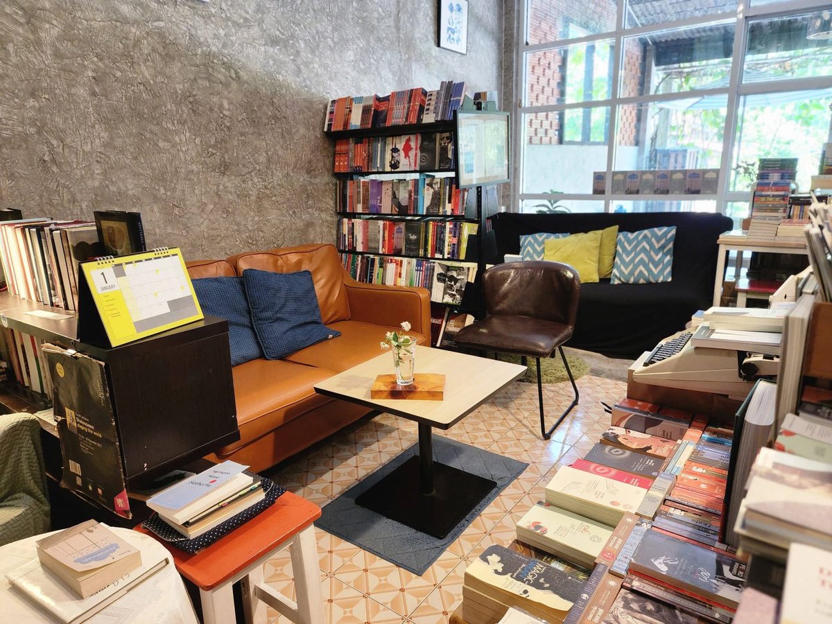 ifine's tweet photo. ช่วยซัพพอร์ตร้านหนังสือความกดอากาศต่ำที่สตูลกันได้ครับ อีกหนึ่งร้านที่ได้รับผลกระทบจากน้ำท่วมเมื่อปลายปี
ดูรายละเอียดเพิ่มเติมในโพสต์ครับ
#supportyourlocalbookstore
https://t.co/Wbna98wPM8 https://t.co/E2g4lC2dbK