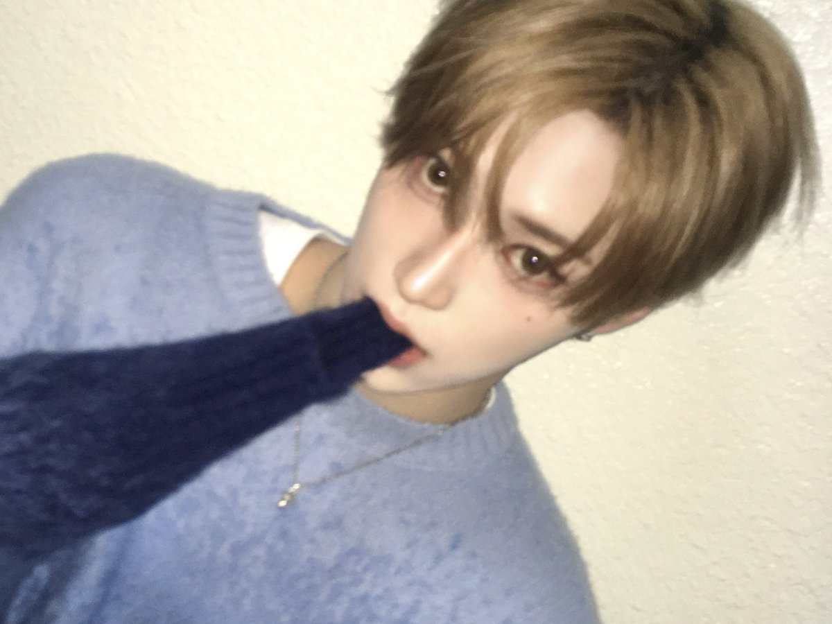 Zzzingaemoon's tweet photo. 왤케앙큼해..너무른른함 https://t.co/h9lzvmdGyz