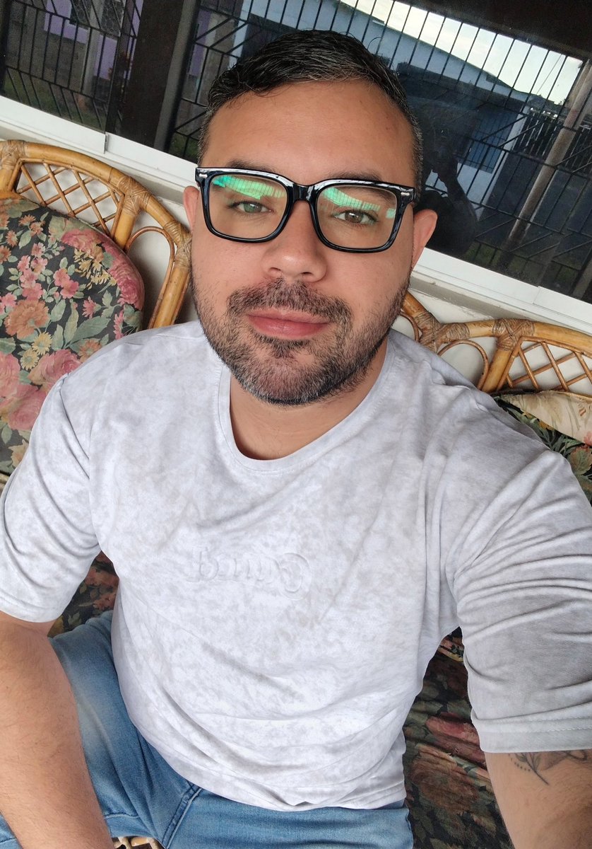 jorgesmeja's tweet photo. Hoy es Viernes de: Vayan a singar toditos 💪🏻 https://t.co/MpHfFoqIg0