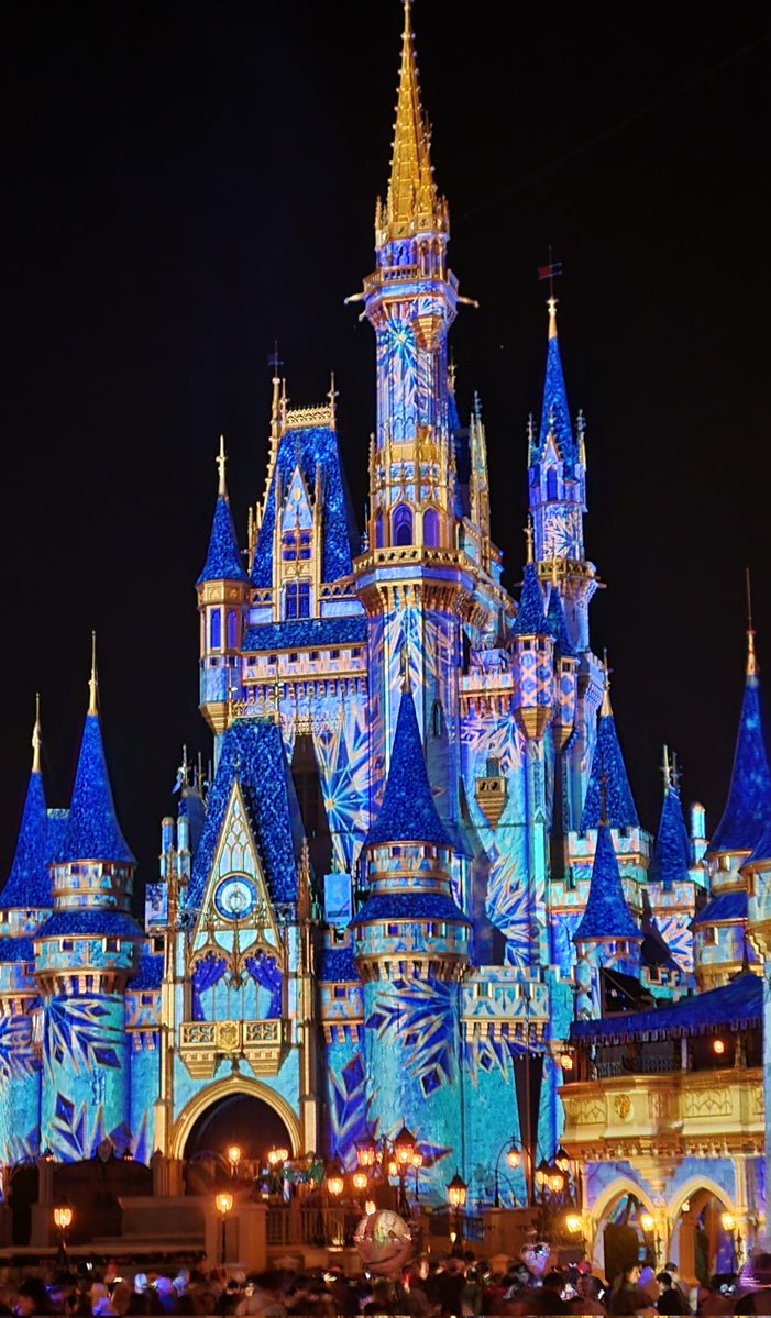 Aki_Web_dev's tweet image. 個人的に気に入ってる写真です！
ディズニーワールドで撮りました😊

AIも多いけど、現地で見ると感動することもあるね！！

#ディズニーワールド　#個人撮影