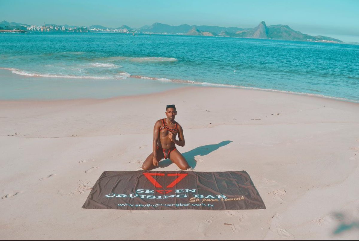 Boa tarde! Seus putos. Passando aqui só pra falar que estou de olho em cada um de vocês. E estou doido pra meter a pika em vocês chama na DM .