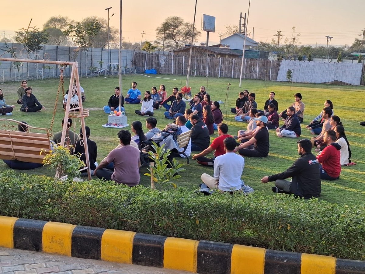 Ayush Sinha tweet media