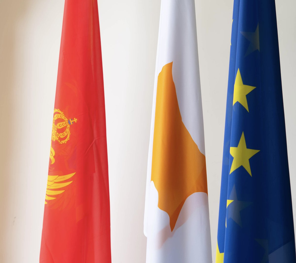 I met with the 🇨🇾 Minister for European Affairs, Marilena Raouna, in Nicosia earlier today. #CY2026EU 

I am very pleased by the announcement that an ad hoc working group for drafting the Accession Treaty with Montenegro will soon be established. This is a clear sign that the EU