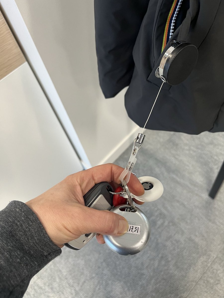 Helene Bekmezian tweet media