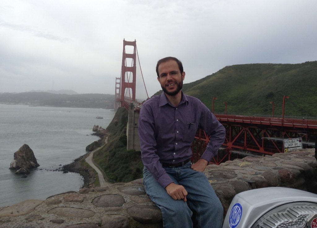 RamAbdu's tweet image. In memory of Dr. Refaat Alareer, who was killed for his words and his voice.

May his soul rest in peace, and may history remember those responsible. #Gaza