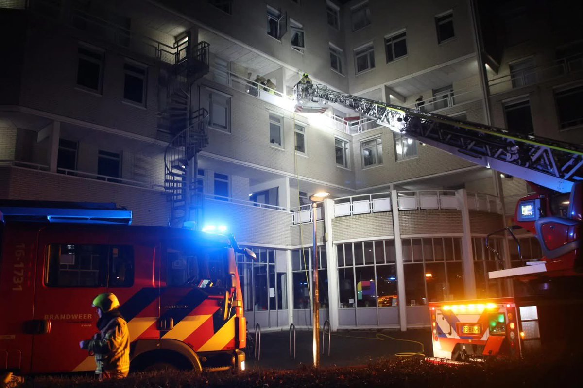 🚨 Uitruknummer: AB-09
📆 04-02-26 ⏰ 15:09
📟 P2 (Middel BR) BR Woning, Pierconstraat Katwijk
🚒 AB4182
ℹ️ Aanleveren ademlucht na brand in een woning.
📷 112 Katwijk