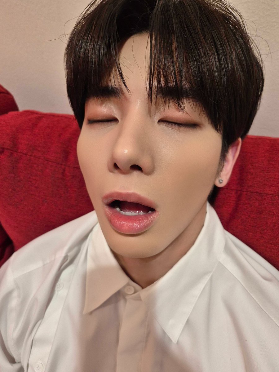 gresfiles's tweet image. YO