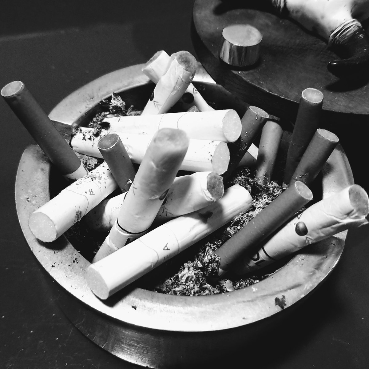 不定期悪巧み了。
30年間ほとんど考えた事なかった(おい)今後の展望などw
終盤はH/K(懐/平成)選挙の話しに。
「まさかKISS SCENEが選挙の話しするようになるとはねー(ハル)」
マジそれw