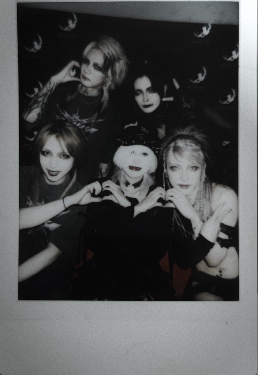 ryuumort's tweet photo. ( ✙ ་།＾) 

mis chekis con jiluka, los extraño https://t.co/ofyVKaWT0A