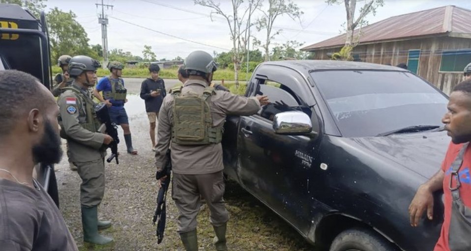 TracTerrorism's tweet image. Free Papua Movement (#OPM) Rebels Wound a Pick-Up Truck Driver in a Targeted Armed Assault, #Dekai District, #Yahukimo Regency, #Papua Mountains, Indonesia 
trackingterrorism.org/chatter/opm-pi…