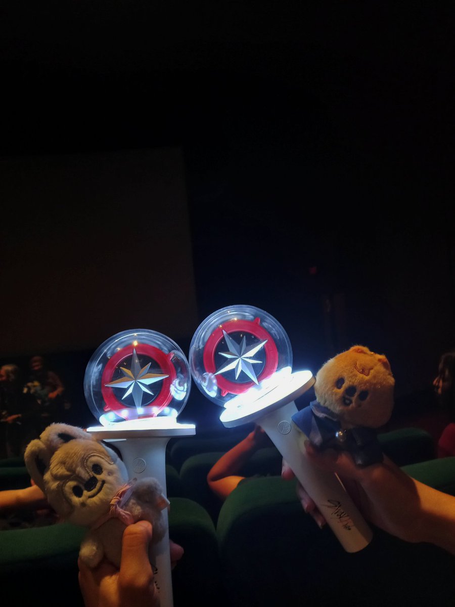 thrccracha's tweet photo. cried a little over chan's interview but then miroh and chk chk boom festivel ver. dried my tears away https://t.co/UUQXnOd2La