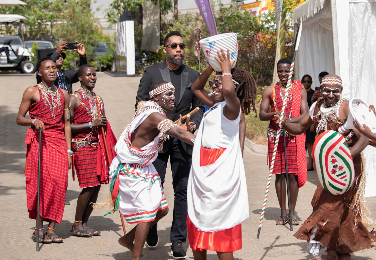 The ARCrayon tweet media