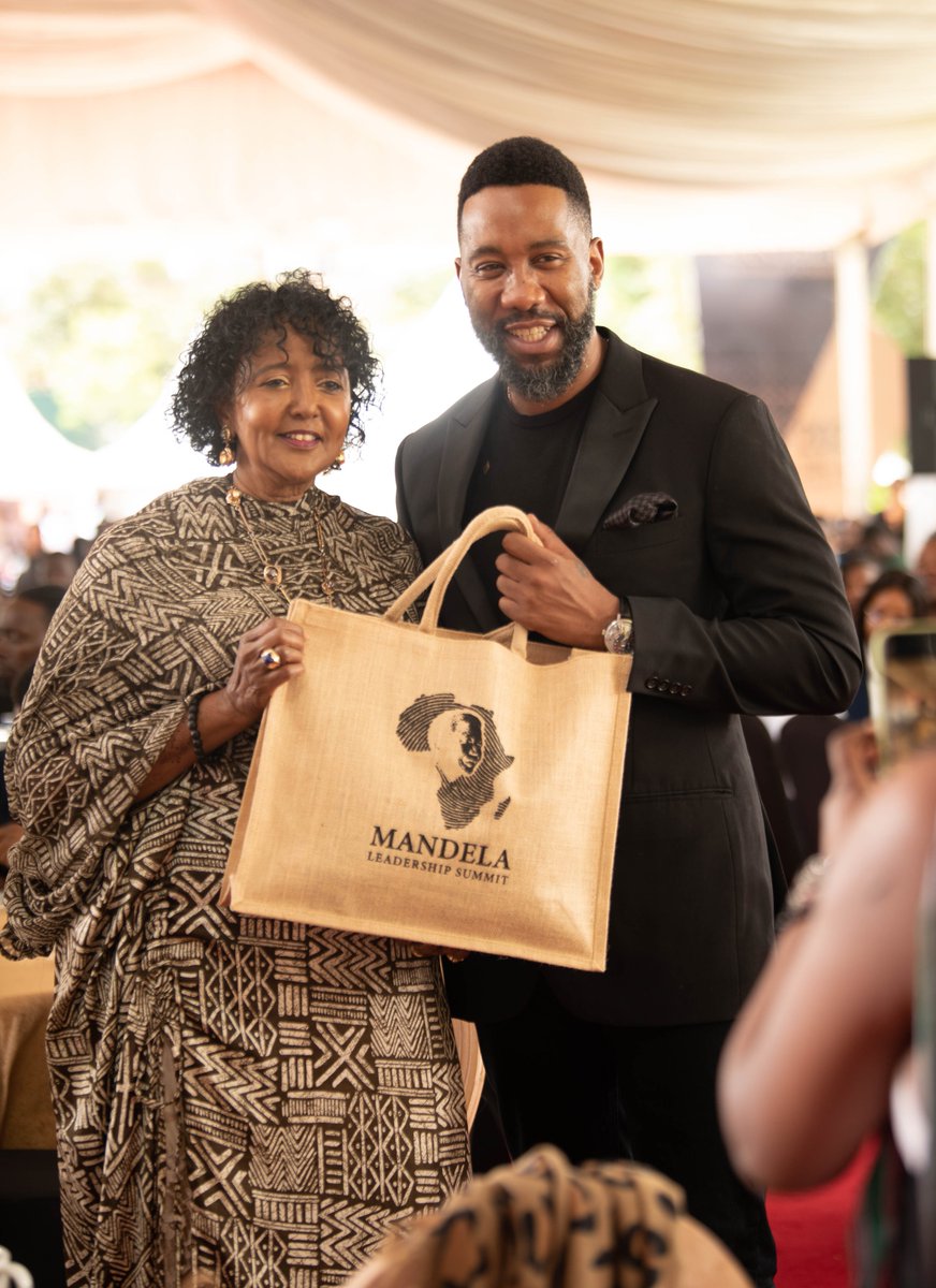 The ARCrayon tweet media