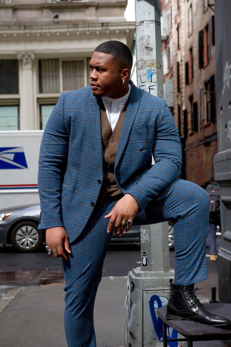 SoOuIzZz's tweet photo. Dapper 🕴🏾 https://t.co/6MSmr9YVkz