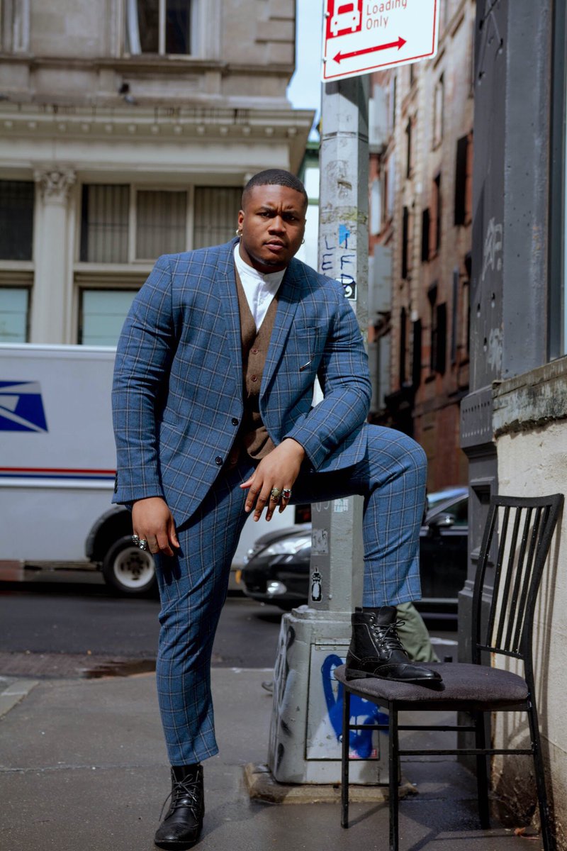 SoOuIzZz's tweet photo. Dapper 🕴🏾 https://t.co/6MSmr9YVkz