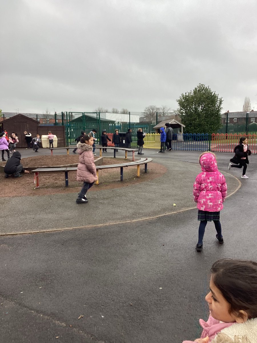 Miss Taylor tweet media