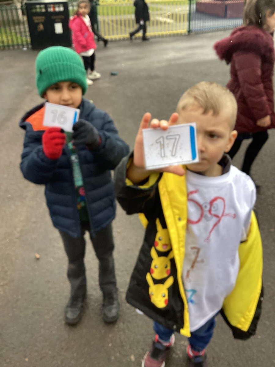 Miss Taylor tweet media