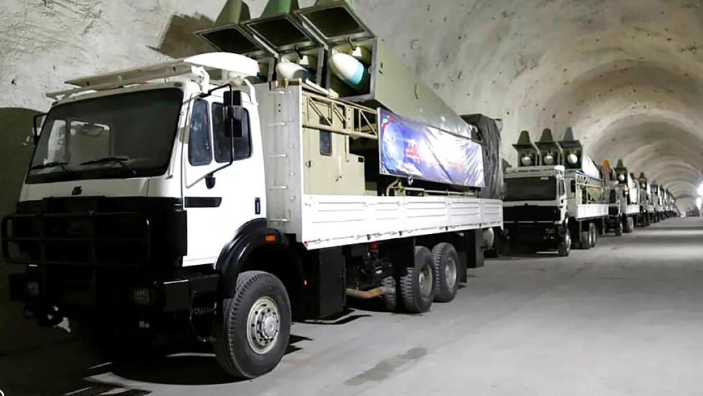 عاجل إيران تتحرك تحت الأرض.. صور جوية تظهر تغيرات في المنشآت النووية ومراكز صناعة الصواريخ 