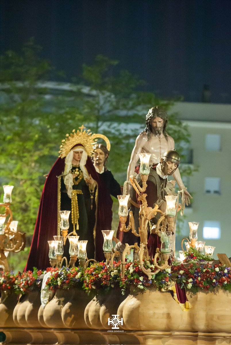 𝑽𝑰𝑬𝑹𝑵𝑬𝑺

#TDSCofrade #VerdeyNegro

📸 Jorge González