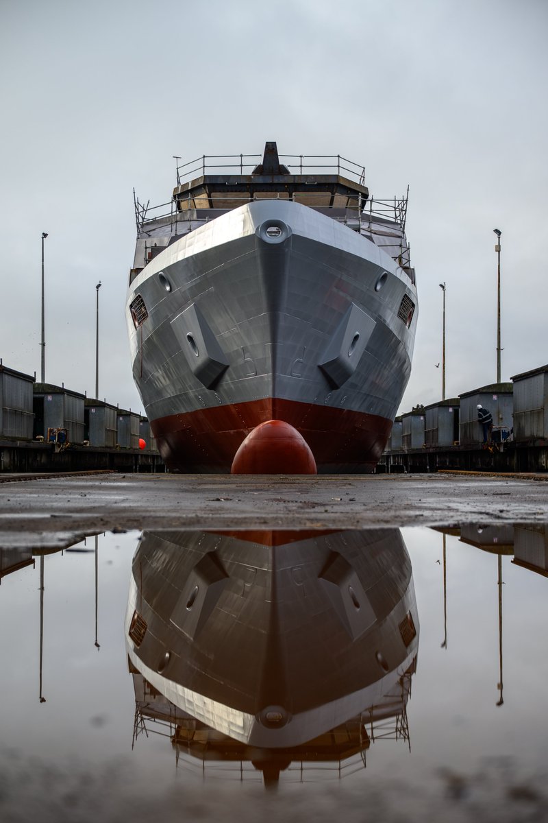 MarineNationale's tweet photo. #Capacitaire | À Concarneau, @PIRIOU_Group a mis à l’eau le PH Trolley de Prévaux
1er patrouilleur hauturier destiné à la MarineNationale, construit sous maîtrise d’œuvre d’ensemble de la @DGA
👉 Tête de série d’un programme stratégique au service de la souveraineté maritime. https://t.co/OQUEvzVnJw