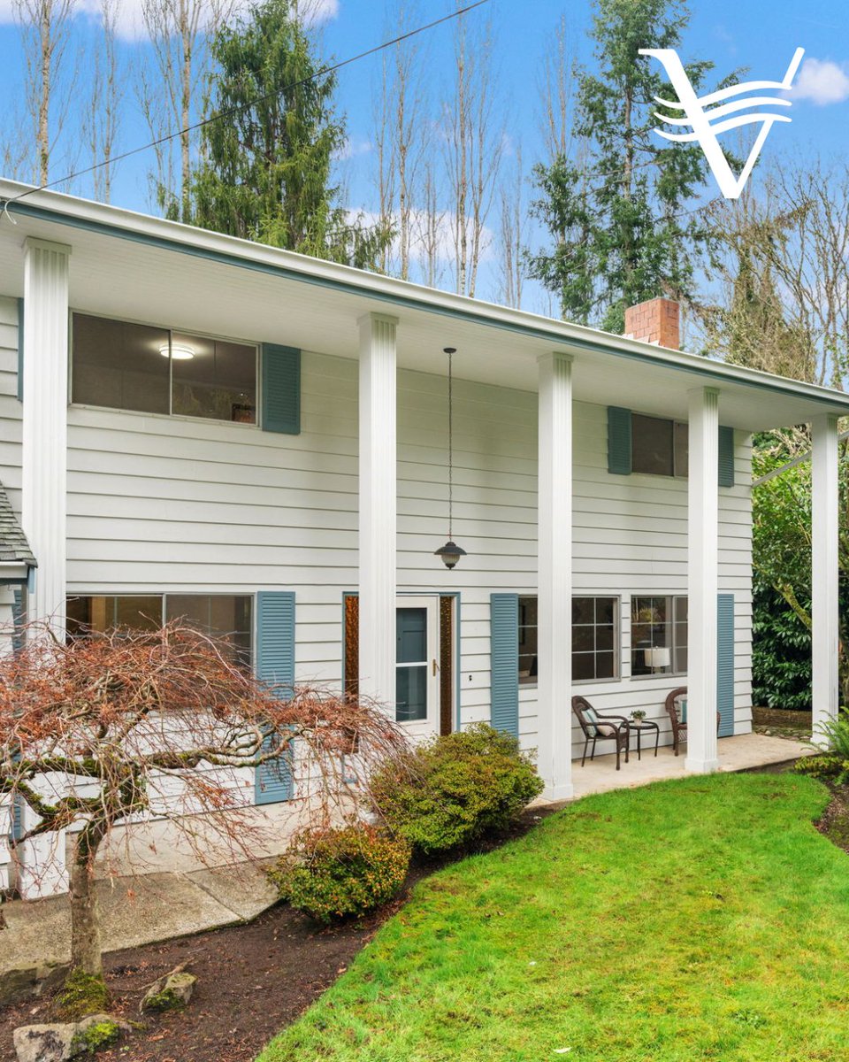TerryVehrs's tweet photo. 🏡 Open House | Edmonds
8615 194th Pl SW | $849,950

A classic Seaview home with hardwood floors, a welcoming fireplace, and flexible living spaces.
🗓 Sat 12–3 | Sun 12:30–2:30

#OpenHouse #EdmondsRealEstate #SeaviewEdmonds #HomeTour #TerryVehrsRealEstate #VehrsGroupRealEstate https://t.co/zZ1AW7LnlE