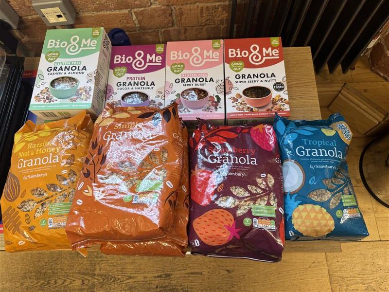 solutions4it's tweet photo. We’re proud to announce our recent donation to the Black Country Foodbank! We donated 11kg of food, providing 22 meals to support those in need. Thank you to the Foodbank for all you do for our community, and for the certificate—our team truly appreciates it! 💌 https://t.co/dfIFSgUxmY