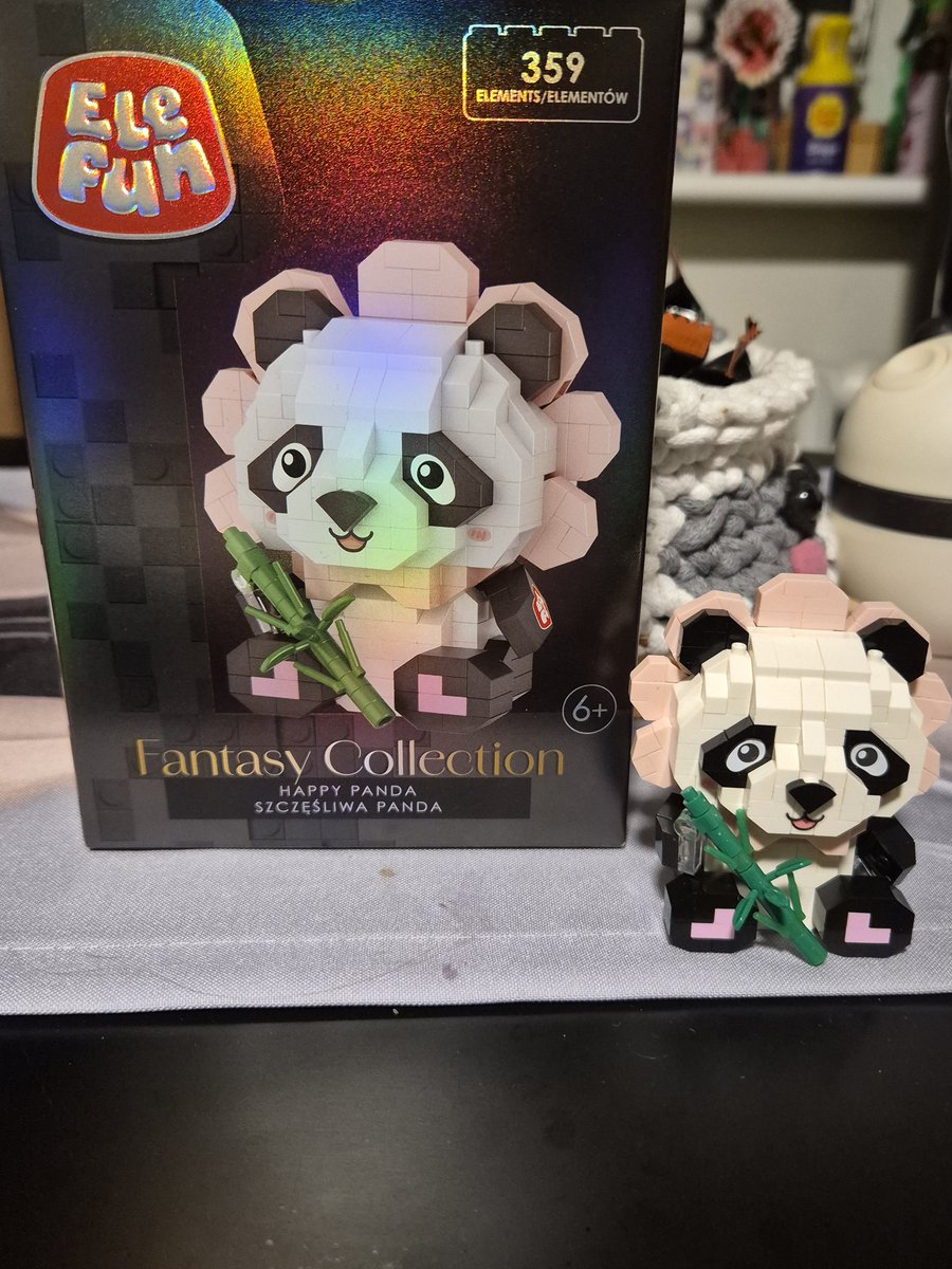 ELF_KISSME_PL's tweet photo. Another microblock cutie 😍
#handcraft #microblocksfun #panda🐼 #pandafigurine #pandasworld🐼❤️ https://t.co/aJJ3cPq7wR