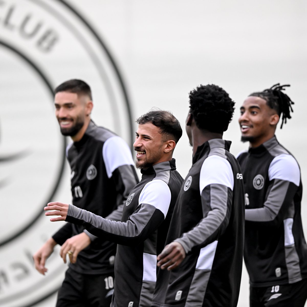 AlShababSaudiFC's tweet image. 🤍😅

#يلا_شباب