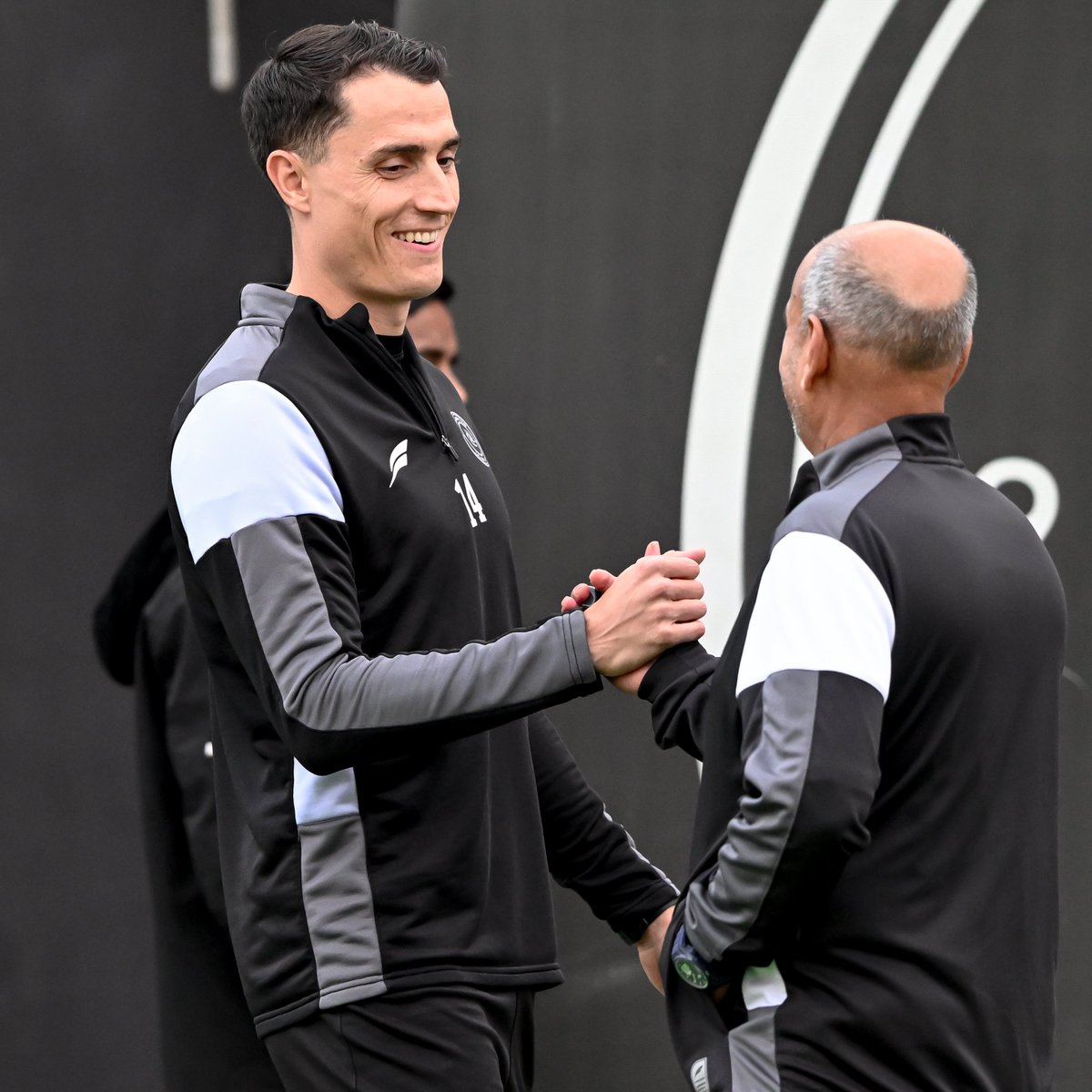 AlShababSaudiFC's tweet image. 🤍😅

#يلا_شباب