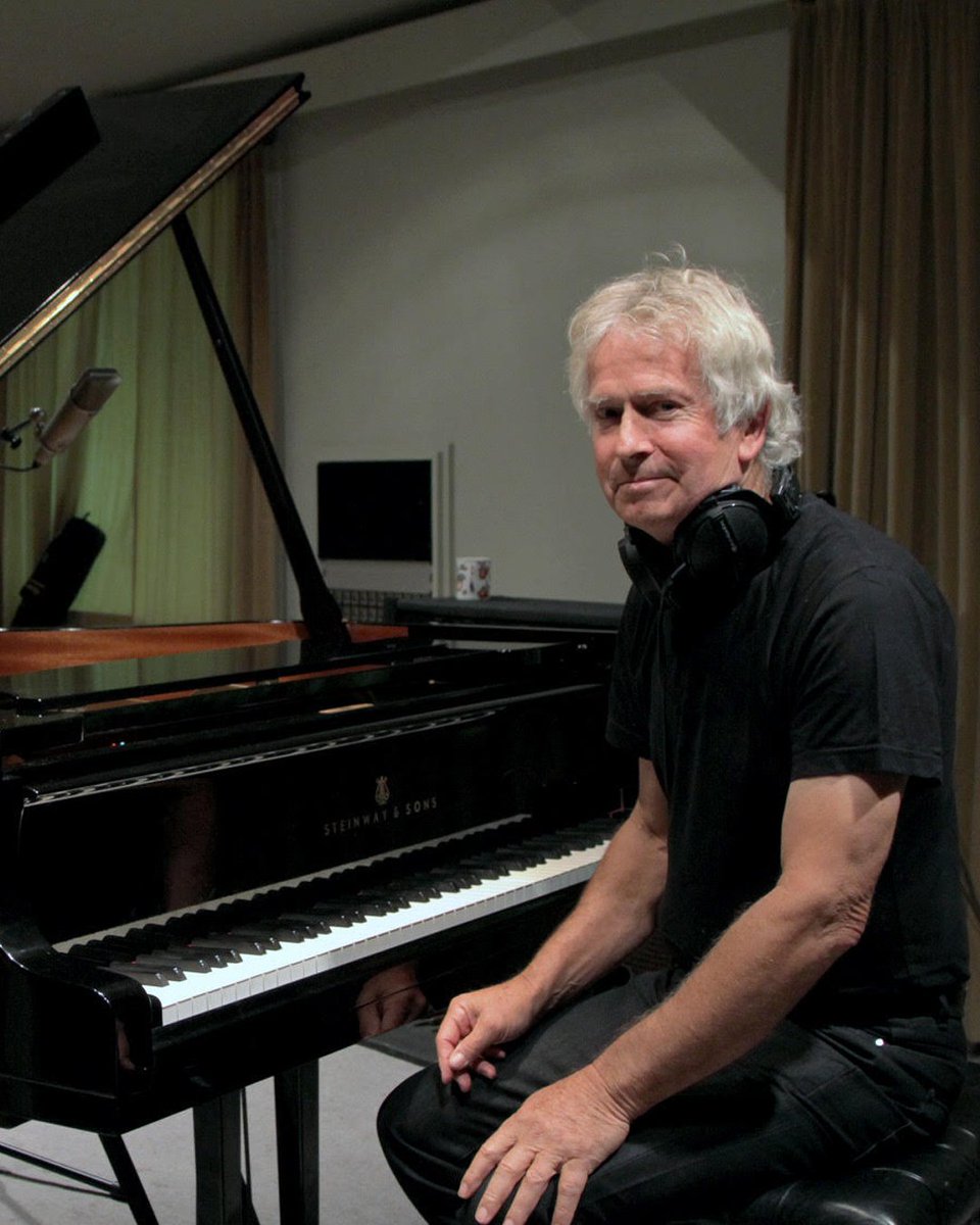 tonybanksmusic's tweet photo. Tony Banks during the "Five" album sessions, circa 2017 - photographed by Emily Banks. 

Revisit the album: https://t.co/7S4xNz9N0a https://t.co/5WkHP3pXD7