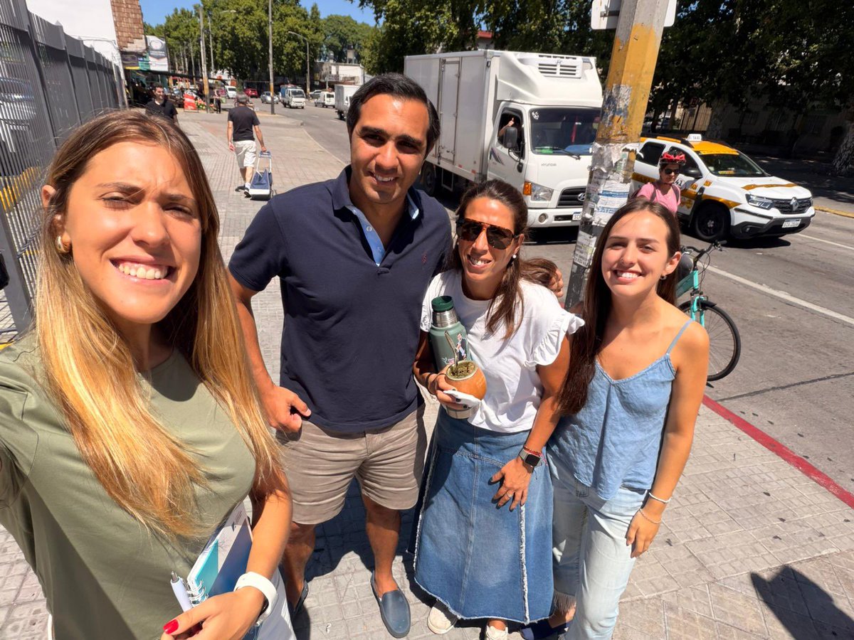 Recorrimos 8 de octubre conversando con vecinos y comerciantes.
Necesidades departamentales sin solucionar ni hacerse cargo.
<a href="/faraujo404/">Fernanda Araujo</a> 
<a href="/AntoQuijada2/">Anto Quijada</a> 
<a href="/josee_bassani/">Josefina Bassani</a>