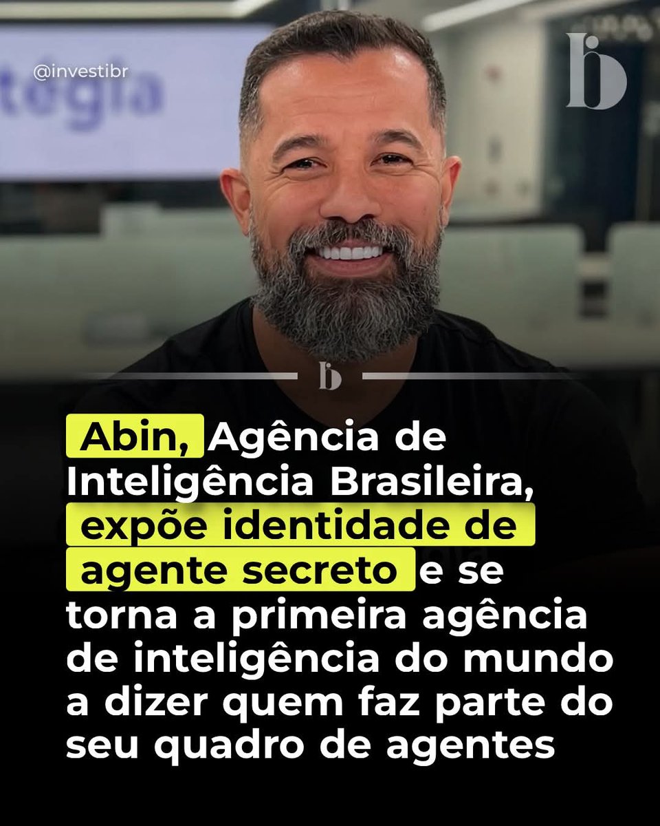 SensoCrtico1's tweet photo. A Agência Brasileira de Inteligência (Abin) abriu um processo administrativo disciplinar contra Glauber Mendonça, oficial técnico de inteligência que também é dono do canal “Fala Glauber Podcast”, com mais de 3 milhões de inscritos no YouTube. Apesar de estar afastado por licença médica desde o início de 2025 e recebendo salário da agência, ele continuou publicando conteúdo e criticando políticos e temas de segurança pública, o que motivou a investigação por possível descumprimento de normas internas da Abin.

O episódio ganhou ainda mais repercussão porque a própria investigação expôs publicamente o vínculo funcional de Mendonça com a agência — algo incomum em estruturas de inteligência, que normalmente mantêm o anonimato de servidores em atuação. A divulgação desses dados revelou que um dos responsáveis por análises e comentários políticos em uma plataforma pública faz parte do quadro de agentes de um órgão estatal de segurança.

Críticos afirmam que a exposição do nome e da função de um a gente técnico revela falhas graves nos protocolos de sigilo e segurança da própria Abin. Para eles, o caso levanta dúvidas sobre os critérios de comunicação institucional e sobre como uma agência de inteligência lida com a identidade de seus quadros diante da imprensa.