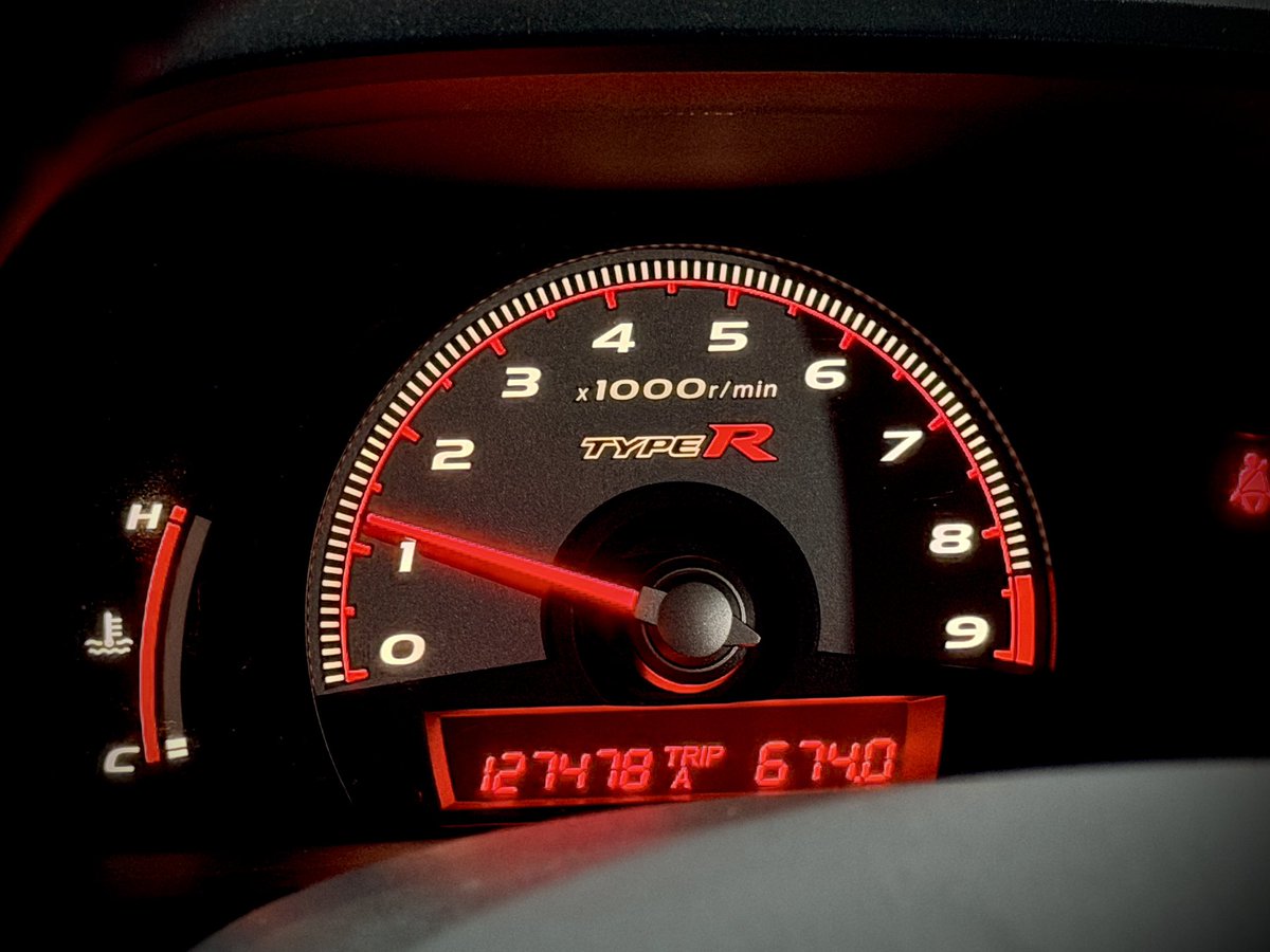 やっぱHONDAですな。
納車おめでとう御座います🥳

脳みそ溶けないように気をつけて。

#fd2 #車売ります #シビックタイプr