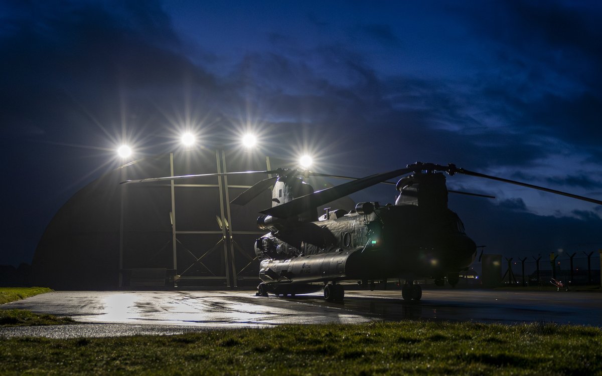 RAF_Odiham's tweet photo. 🚁 The Chinook Force is supporting Exercise Hyperion Storm, enhancing readiness and interoperability with @NATO partners.

Chinook crews and engineers are delivering vital lift capability in demanding conditions.

CAPABLE. TRUSTED. READY.

#RAFOdiham #ChinookForce #NATO https://t.co/LFFBjom6gb