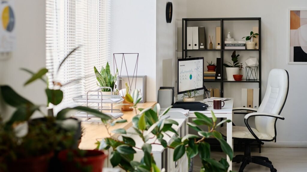 ShedCalc's tweet photo. 2026 Shed Building Guide: Smart Storage, Home Offices, and Cost-Saving Tips 

In February 2026, shed construction surges as homeowners seek versatile backyard spaces for storage, offices, and workshops, with average costs ranging from $1,875 to $8,250 am… https://t.co/0UZw4t47kI https://t.co/hA4kEli8ww